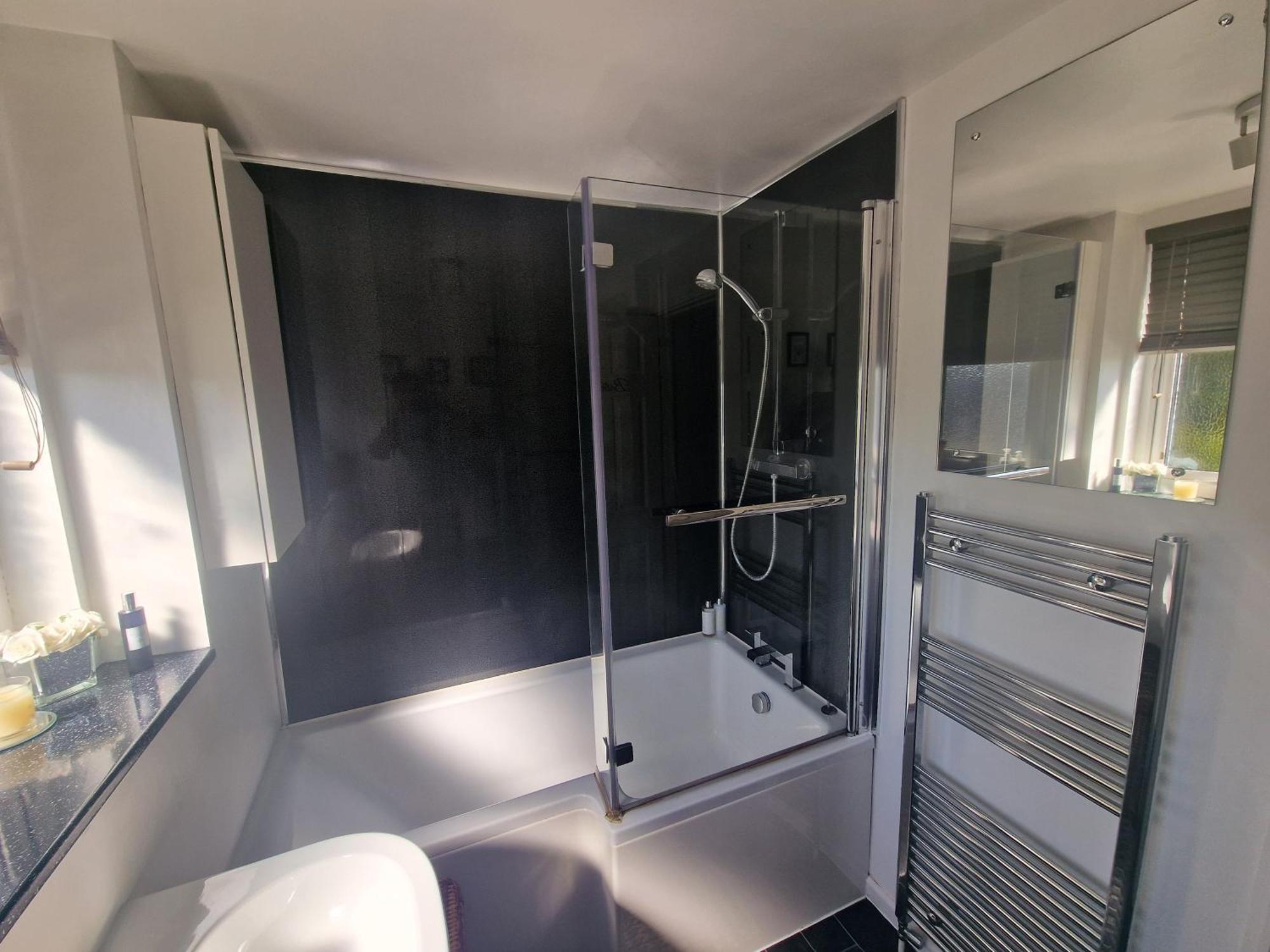 Stylish & Modern 2 Bed House With Free Parking Leeds Apartment Leeds  Exterior photo