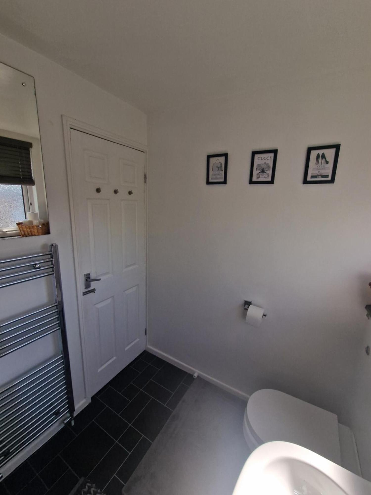 Stylish & Modern 2 Bed House With Free Parking Leeds Apartment Leeds  Exterior photo